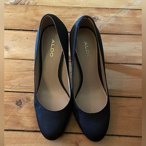Women’s Aldo Black 4 inch Heels Size 7– Barely Worn